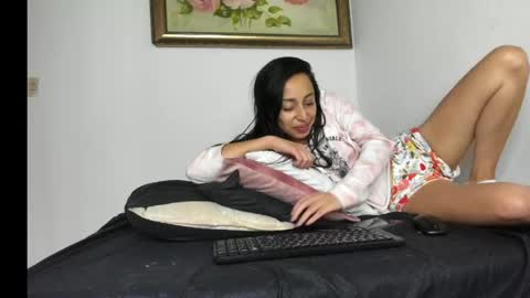 Snapshot of hannah_whitee_ chatting on 25, 4, 2026 Hannah online show from 25, 4, 2026