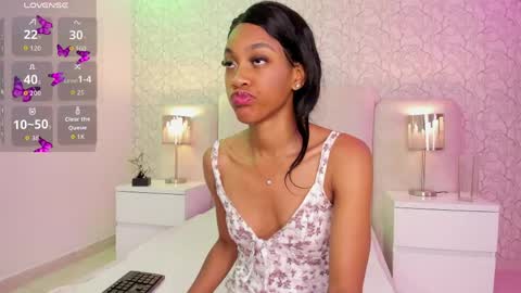 Snapshot of hannah_willian chatting on 5, 5, 2026 online show from 5, 5, 2026