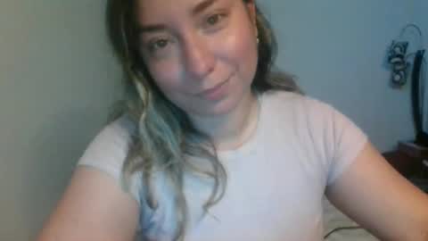 Snapshot of hannahevans2 chatting on 13, 11, 2025 hannahevans2 online show from 13, 11, 2025