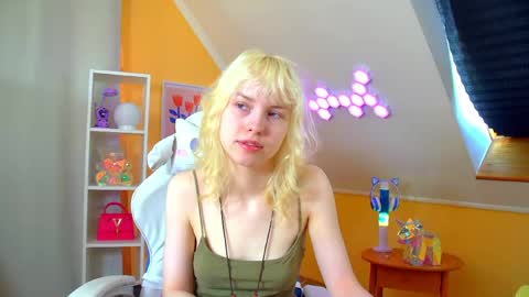 Snapshot of hannahhollis chatting on 24, 4, 2026 Hannah online show from 24, 4, 2026