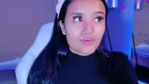 Snapshot of hannahmonttgomery chatting on 26, 7, 2026 hannahmonttgomery Help me reach 100 Hands up online show from 26, 7, 2026