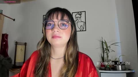 Snapshot of hannasofiax chatting on 24, 10, 2025   hannasofia x        Schedule 700 -1400GTM-5 online show from 24, 10, 2025