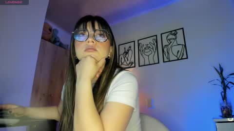 Snapshot of hannasofiax chatting on 14, 11, 2025 hannasofia x Schedule 700 -1400GTM-5 online show from 14, 11, 2025