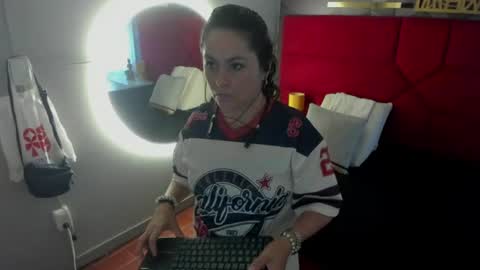 Snapshot of hanny_bliss chatting on 11, 6, 2026 Hanny online show from 11, 6, 2026