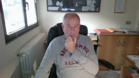 Snapshot of hanscooper chatting on 4, 10, 2025 hanscooper online show from 4, 10, 2025