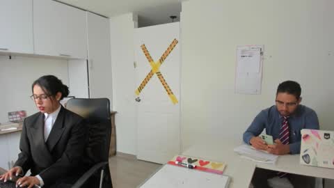 Happer Quinn  Mr Hale online show from 23, 11, 2025