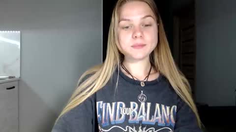 Snapshot of happy_fox_ chatting on 28, 5, 2026 happy_fox_ online show from 28, 5, 2026