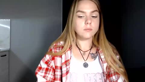 Snapshot of happy_fox_ chatting on 1, 6, 2026 happy_fox_ online show from 1, 6, 2026
