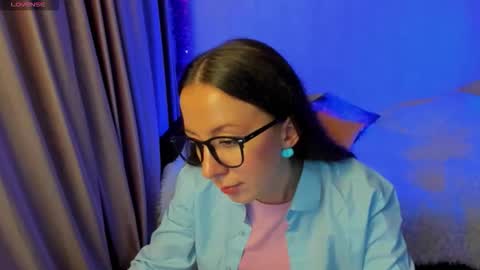 Stephanie online show from 26, 10, 2025