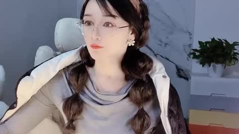 Snapshot of happysweetie168 chatting on 13, 12, 2024 Daisy online show from 13, 12, 2024