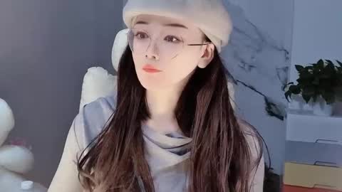 Snapshot of happysweetie168 chatting on 18, 12, 2024 Daisy online show from 18, 12, 2024