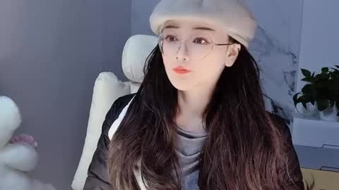 Snapshot of happysweetie168 chatting on 22, 12, 2024 Daisy online show from 22, 12, 2024