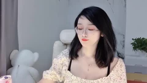 Snapshot of happysweetie168 chatting on 2, 3, 2025 Daisy online show from 2, 3, 2025