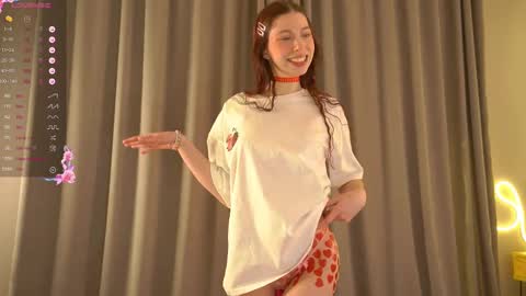 Snapshot of happyvivy chatting on 14, 2, 2025 Vivy online show from 14, 2, 2025