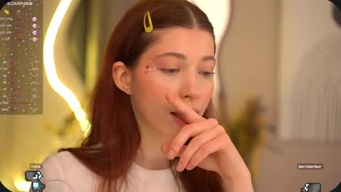 Snapshot of happyvivy chatting on 6, 3, 2025 Vivy online show from 6, 3, 2025