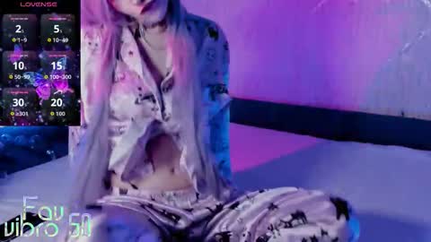 Mia online show from 8, 11, 2025