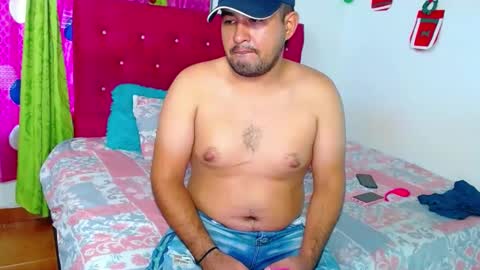 Snapshot of hardporngirl69 chatting on 10, 1, 2025 SARYS AND GEISON online show from 10, 1, 2025