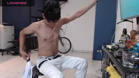 Snapshot of hardsexlove08 chatting on 1, 2, 2025 Andres Dean online show from 1, 2, 2025