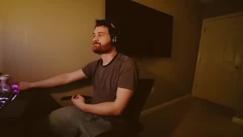 Tom online show from 1, 1, 2025