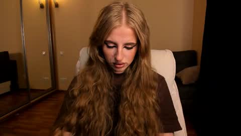Snapshot of harley_kimm chatting on 25, 6, 2026 Julia online show from 25, 6, 2026