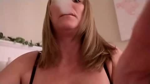 Snapshot of harmony_rose_xoxo chatting on 12, 2, 2025 Harmony online show from 12, 2, 2025