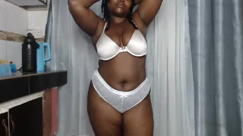 Snapshot of harriegrovin chatting on 25, 11, 2025 Grovin online show from 25, 11, 2025