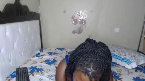 Snapshot of harriegrovin chatting on 5, 12, 2025 Grovin online show from 5, 12, 2025