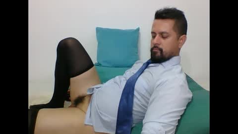 Snapshot of harry_goldenmillerx10fun chatting on 11, 11, 2025 Harry online show from 11, 11, 2025