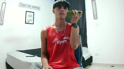 Snapshot of harrythomson1 chatting on 8, 6, 2026 harry thomson online show from 8, 6, 2026