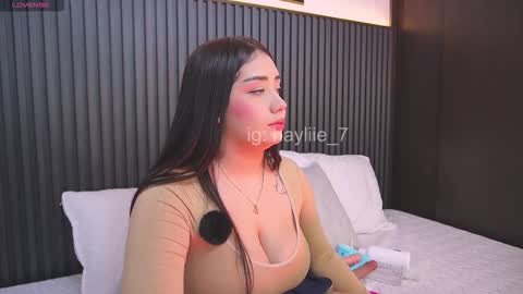 haylie  See you tonight at 8pm Colombia time online show from 17, 2, 2026