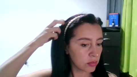 Snapshot of haylie85 chatting on 3, 12, 2025 haylie85 online show from 3, 12, 2025