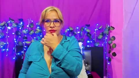 Snapshot of hazel_34 chatting on 2, 3, 2025 hazel online show from 2, 3, 2025