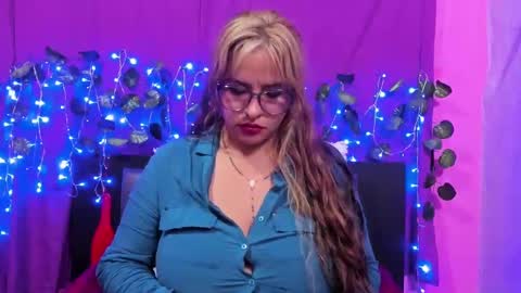 Snapshot of hazel_34 chatting on 2, 3, 2025 hazel online show from 2, 3, 2025