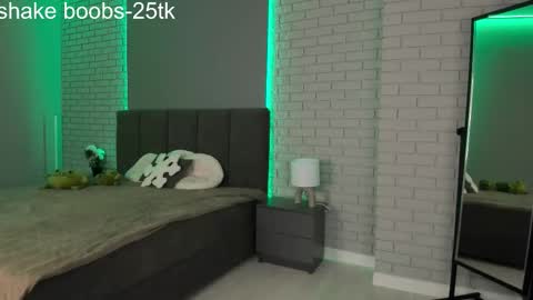 Liya dont forget to thumbs up me online show from 26, 10, 2025