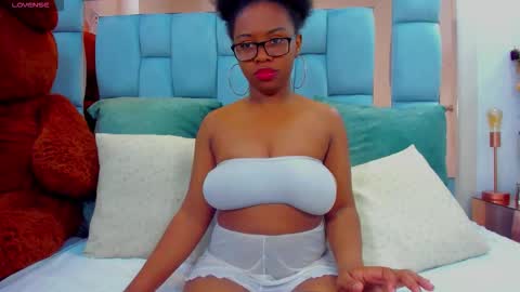 hazel_lanee online show from 8, 3, 2026