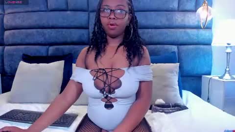 hazel_lanee online show from 9, 6, 2026