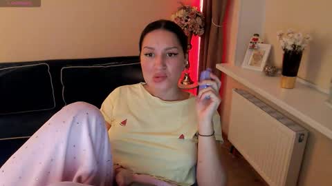 Snapshot of heaven_chloe chatting on 8, 9, 2025 Heaven girl online show from 8, 9, 2025