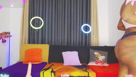 AngieLizzy online show from 9, 9, 2025