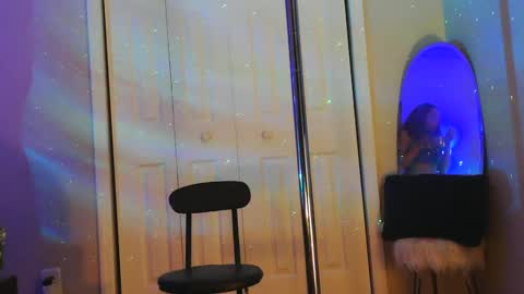 Heavenllyy online show from 5, 1, 2025