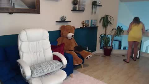 Snapshot of hebelongs2her chatting on 28, 10, 2025 hebelongs2her online show from 28, 10, 2025