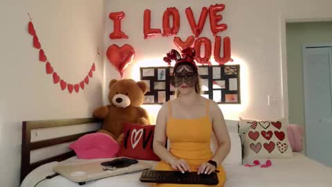 hebelongs2her online show from 7, 2, 2026