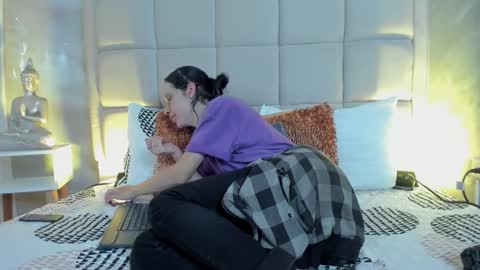 Keira Hecate online show from 13, 2, 2026