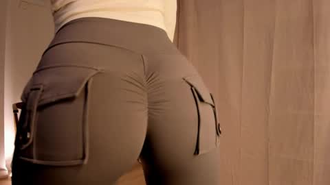 Snapshot of hee_jeen chatting on 29, 12, 2024 Jeen online show from 29, 12, 2024