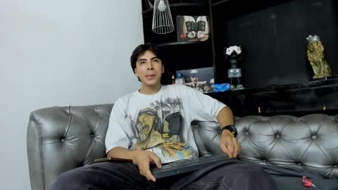 Snapshot of heellboy_ chatting on 10, 11, 2025 heellboy_ online show from 10, 11, 2025