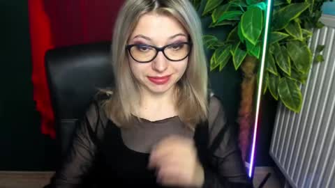 Snapshot of heidi_pleasure chatting on 28, 5, 2026 Heidi online show from 28, 5, 2026