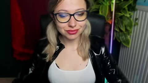 Snapshot of heidi_pleasure chatting on 1, 6, 2026 Heidi online show from 1, 6, 2026