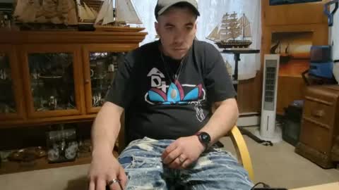 Snapshot of heisherrmann chatting on 13, 4, 2026 xxScubaStevexx online show from 13, 4, 2026