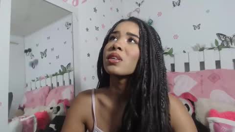 Snapshot of hela_sexy_xx chatting on 25, 5, 2026 hella online show from 25, 5, 2026