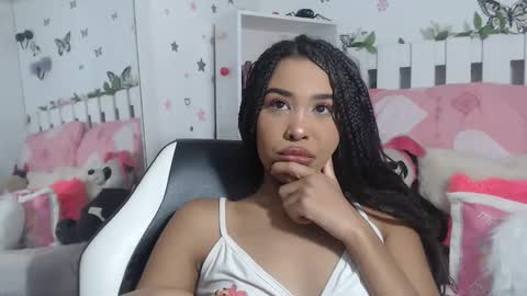 Snapshot of hela_sexy_xx chatting on 29, 5, 2026 hella online show from 29, 5, 2026