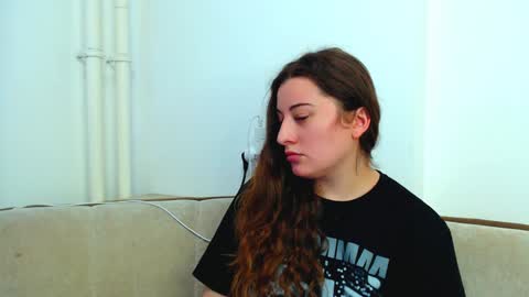 helen_adams_ online show from 2, 12, 2024